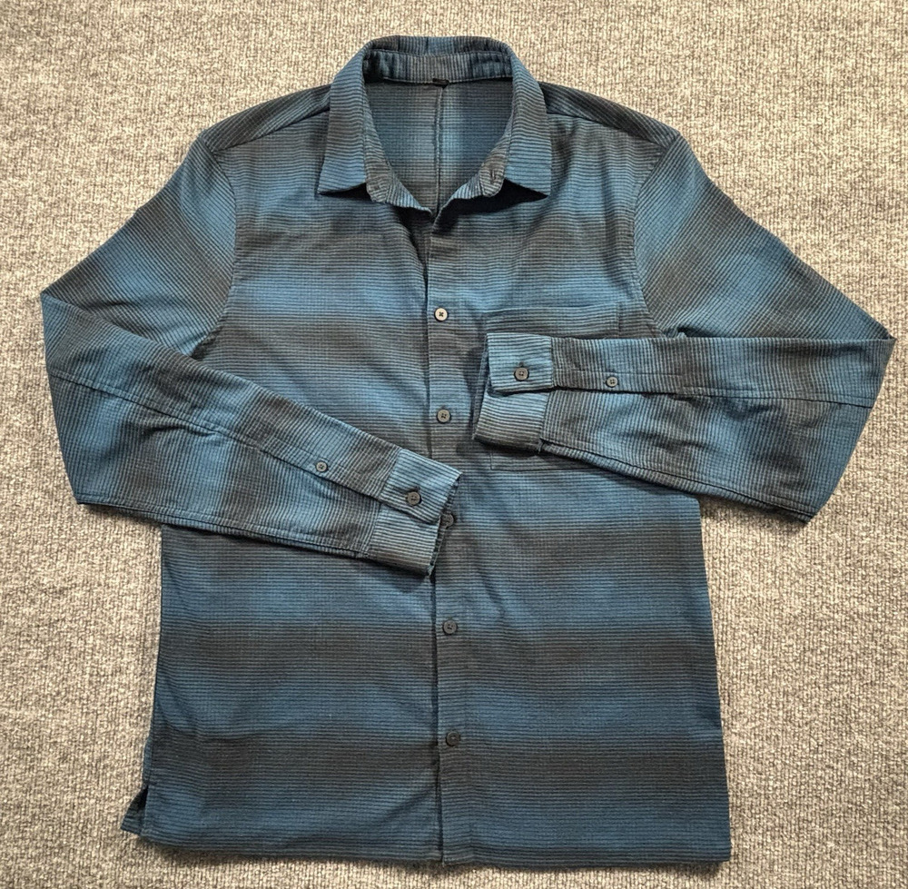 Lululemon Flannel Men's Medium Button Up Shirt Long Sleeve Casual Active Men